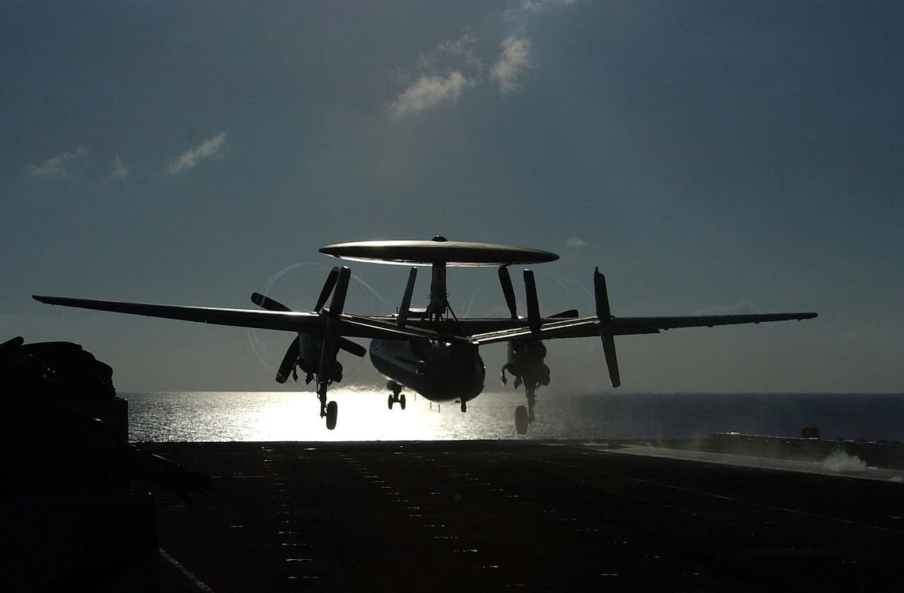 Avion de chasse de la Marine Nationale en vol